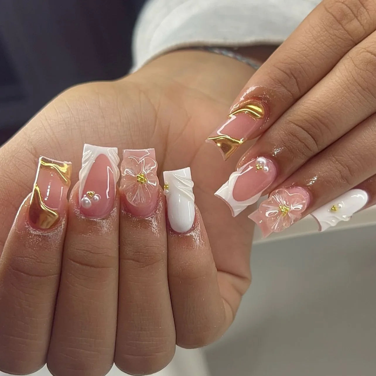 24pcs Short French Press on Nails with 3D Flower Design Fake Nail Tips Wearable Full Cover European Coffin Ballet Fake Nails 2