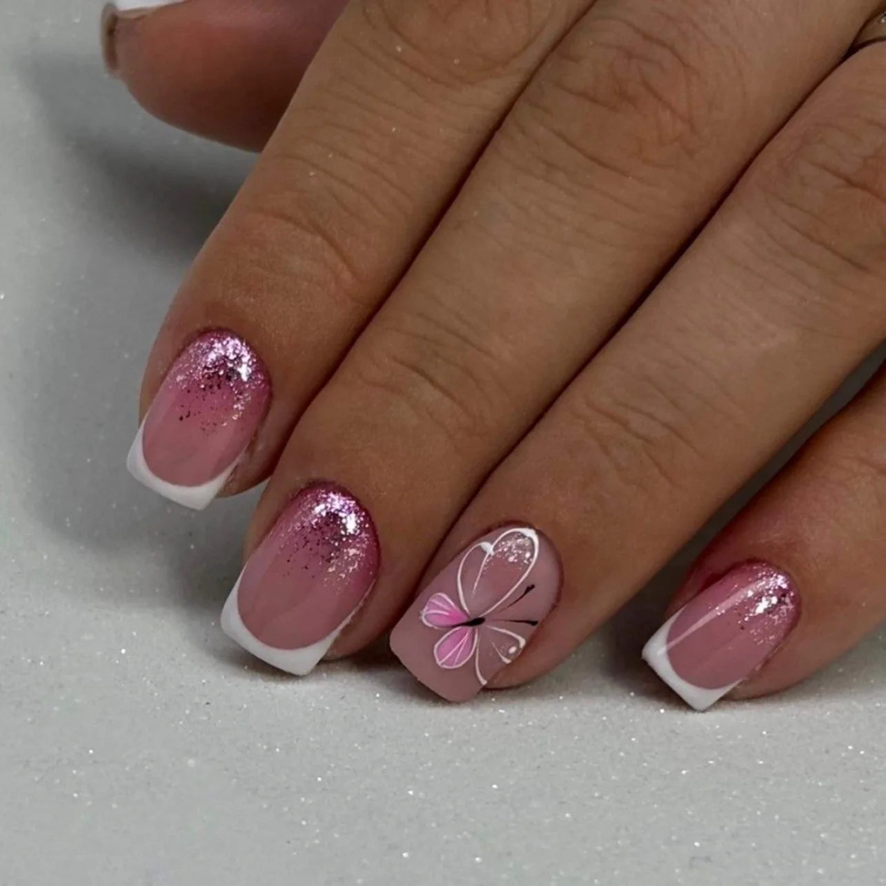 24Pcs Gradient White Fake Nails with Flower Design Simple French False Nails Short Square Head Wearable Press on Nails Tips 3830