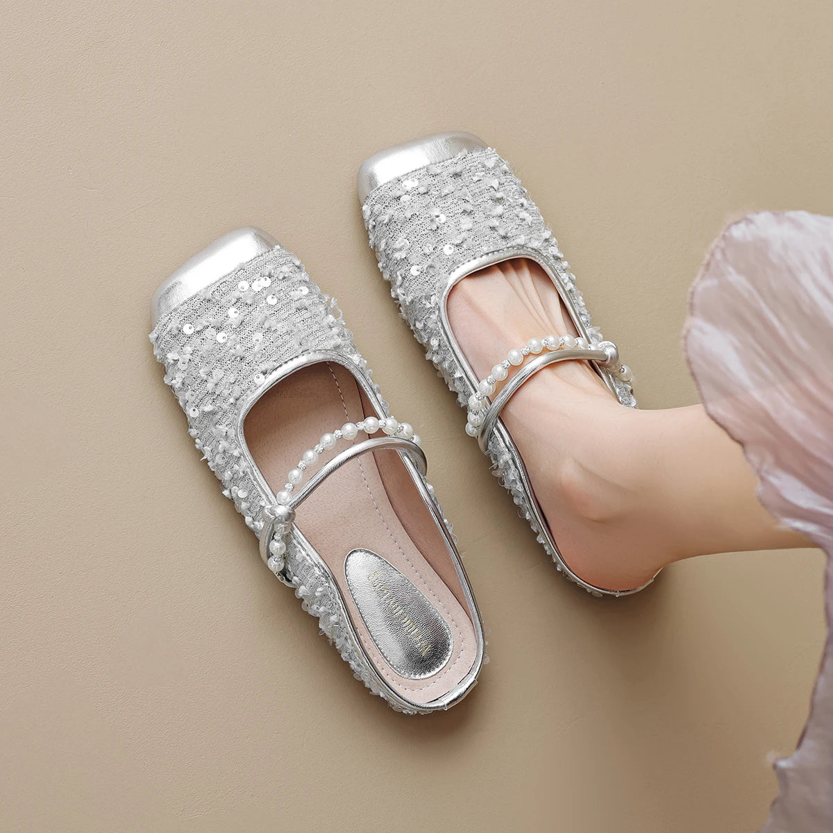 New spring women's outdoor slippers Ladies casual mules Flat shoes Fashionable pearl design Work and party wear 41-43