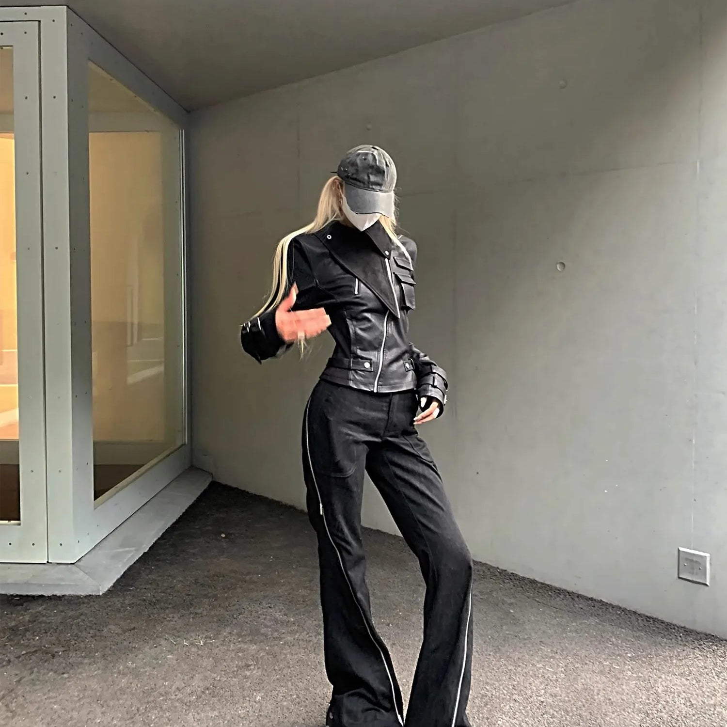 Lautaro Spring Autumn Cool Handsome Short Black Fitted Pu Leather Jacket Women Long Sleeve Zip Up Luxury Designer Clothing 2025