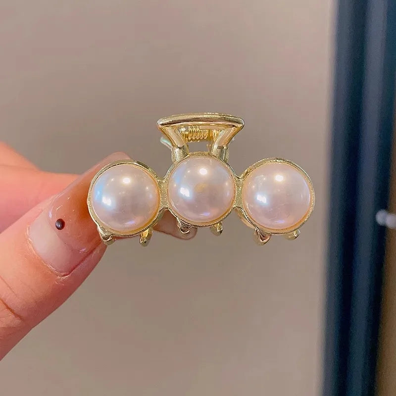 Mini Pearl Hair Claws Clips for Women Elegant Rhinestone Headwear Hairpins Hair Crab Barrettes Hair Accessories for Women v One Size
