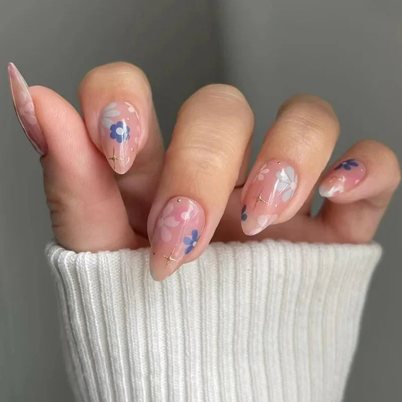 24Pcs Summer Wearable Press on Nails with Pink Heart-shape Pattern Design Short Almond Fake Nail Tip Cute Round Head False Nails 1574