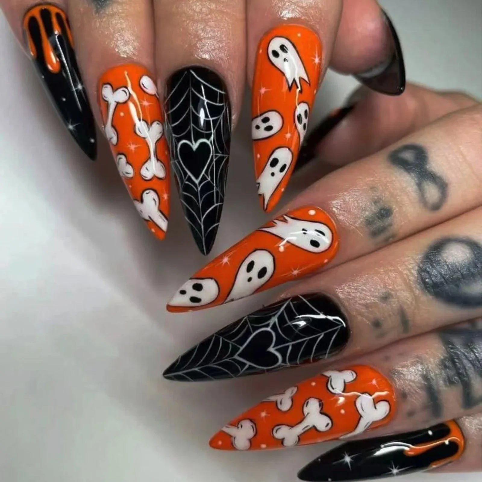 24Pc Halloween False Nails with Almond Head Designs Cute Clown Fake Nails French Full Cover Manicure Press on Nail Tips for Girl 41