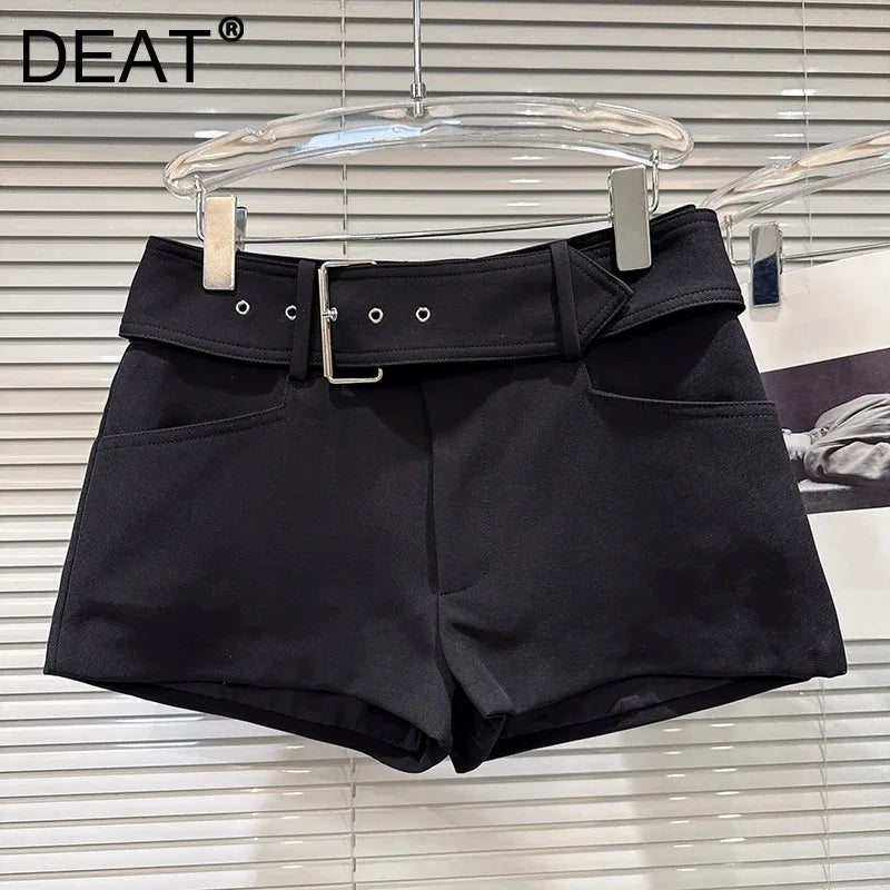 Winter New Elegant Metal Buckle Wide Waistband Straight Short Pants For Women Solid Color Shorts Female 11A07477
