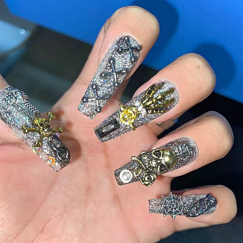 Crâne Design Punk Rock Noir Faux Ongles Presse Sur Ongles Fait Main Halloween Long Cercueil Réutilisable Faux Ongles Avec Colle DIY Manucure
