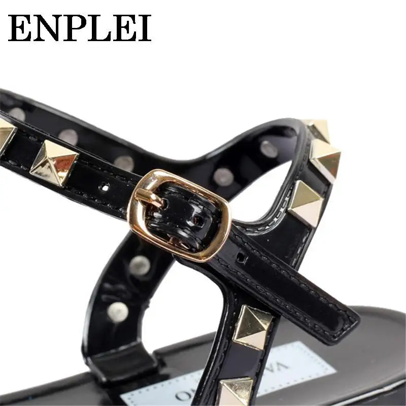 Fashion Summer Rivets Flat Comfortable Women Sandals Feminina Slippers Size 36-41