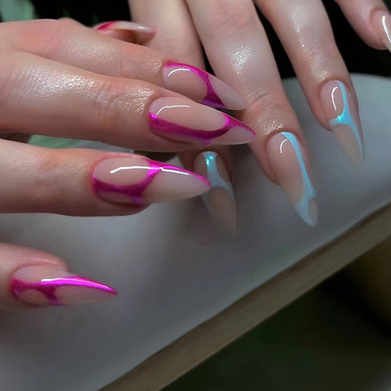 Wearable Silver Stripes Y2k False Nails Long Almond Round Fashion Nail Tips Press On With Silver Beads Designs Fake Nails Art style 8