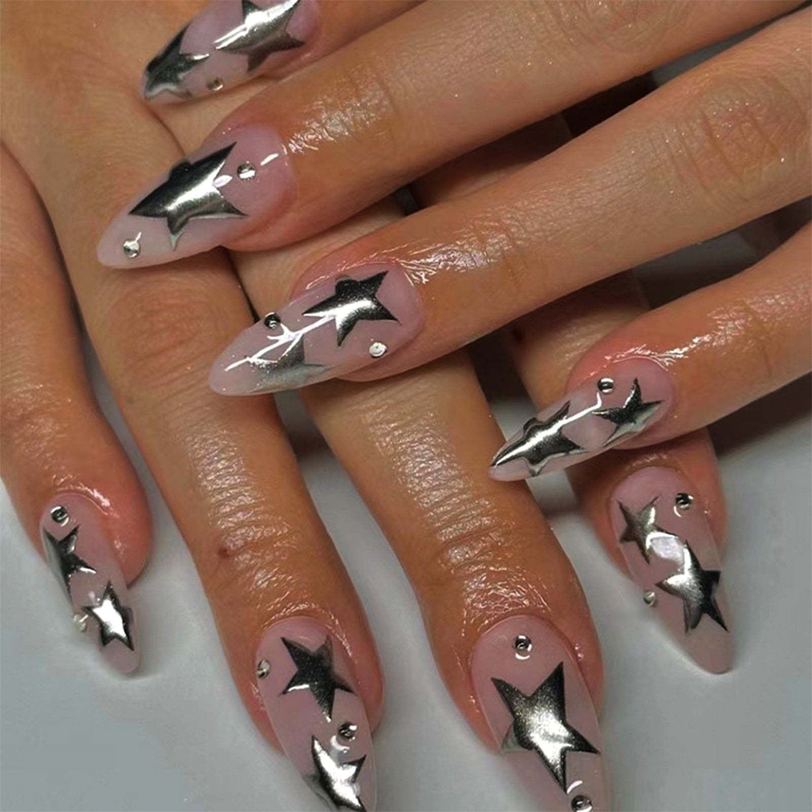 Wearable Silver Stripes Y2k False Nails Long Almond Round Fashion Nail Tips Press On With Silver Beads Designs Fake Nails Art style 3