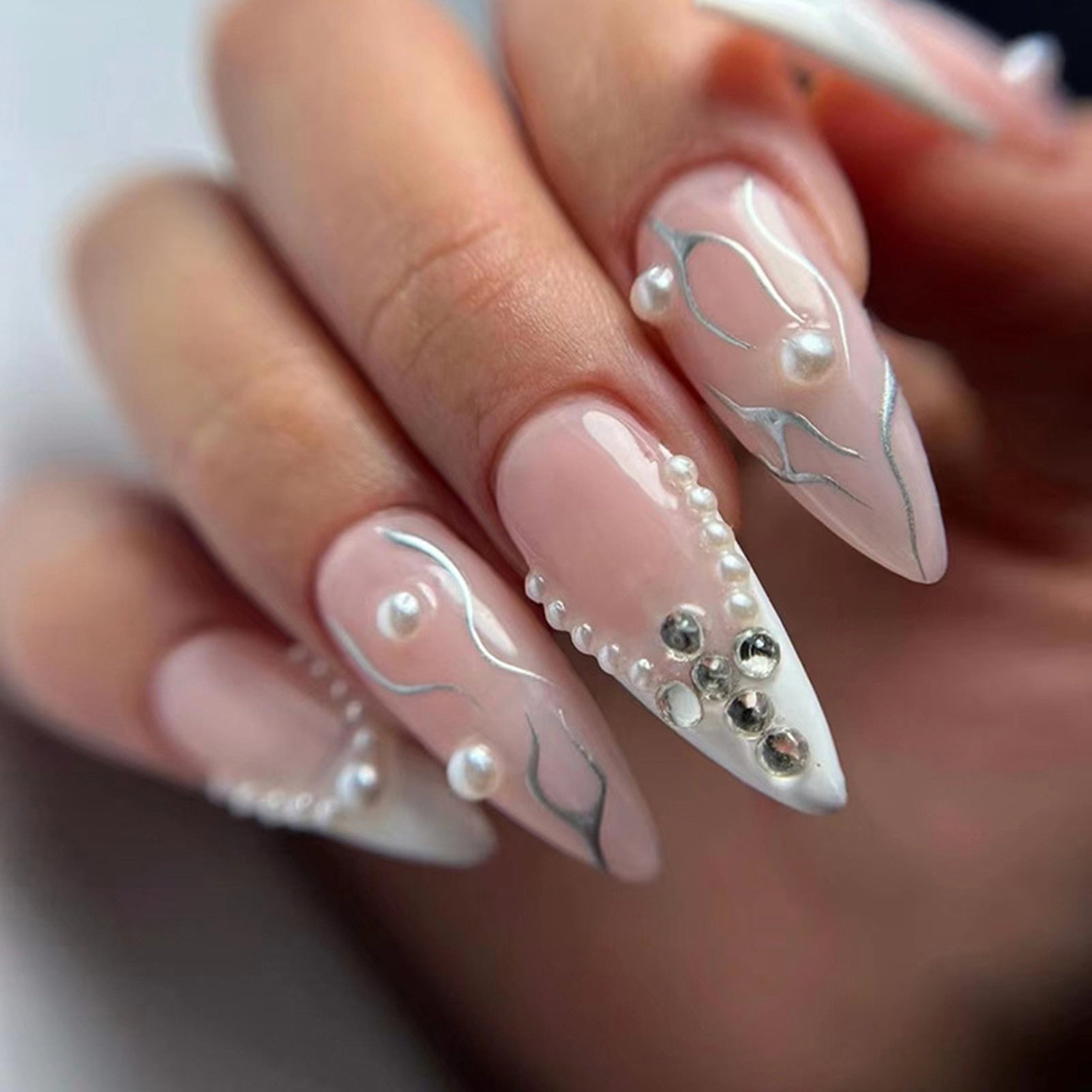 Wearable Silver Stripes Y2k False Nails Long Almond Round Fashion Nail Tips Press On With Silver Beads Designs Fake Nails Art style 5