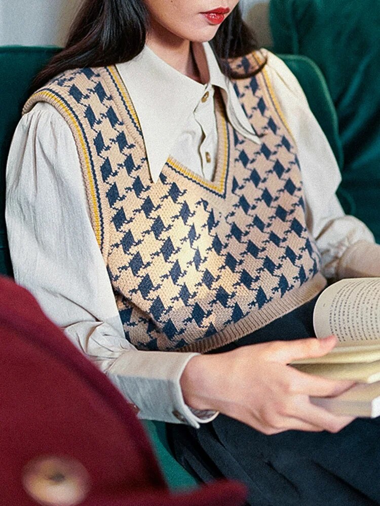 2024 Autumn/Winter Retro Knitted Vest Women's Design Sense Small Style Fit Short Sweater Tank Top for Outwear