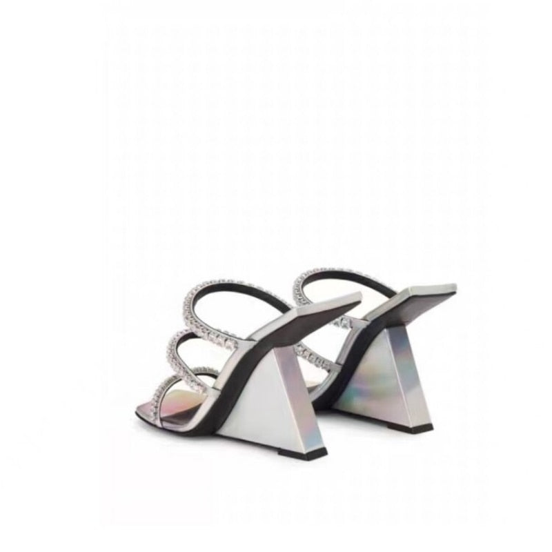 2024 European and American designer brand runway sandals Women's summer fashion Z-shaped high heel rhinestone slippers