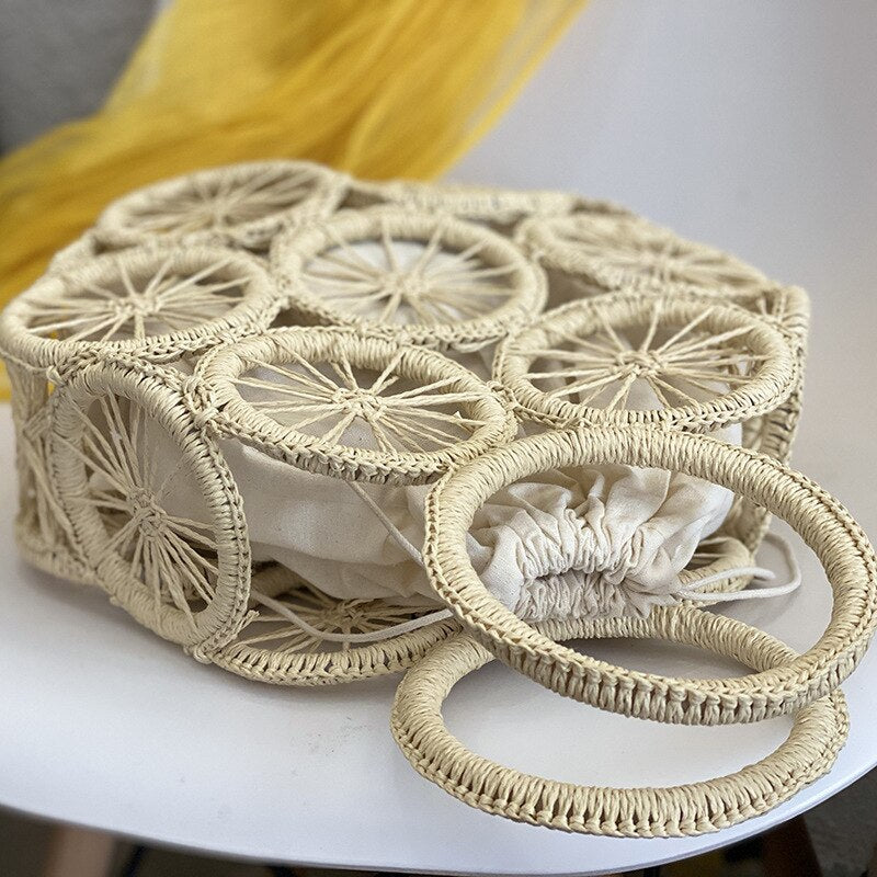 2024 Ring Handmade Shell Hollow Handheld Straw Woven Bag Women's Crossbody One Shoulder Woven Bag Beach Beach Beach Holiday Bag