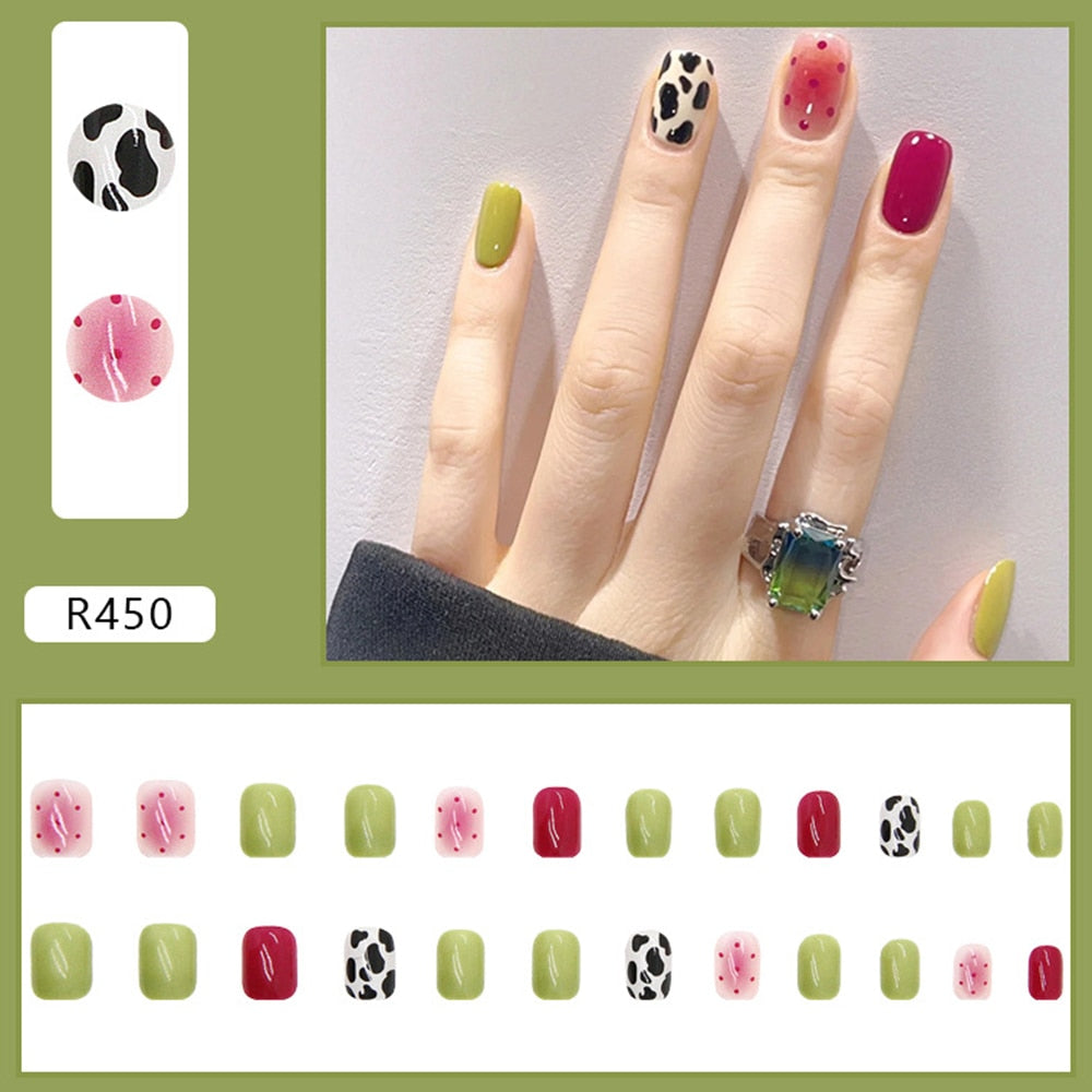 24PCS Fake Nail Patch Cute Short Cow Butterfly Printed False Nail Full Finished for Girl Nail Art Tips Press On Nail Wearable 708511