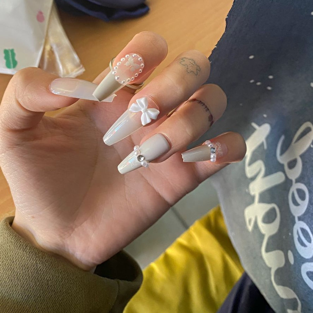 24PCS Glitter Press On Nails Korean Style Heart Rhinestone Design Coffin Fake Nails Full Cover Acrylic Nails Tips for girls Gift B13