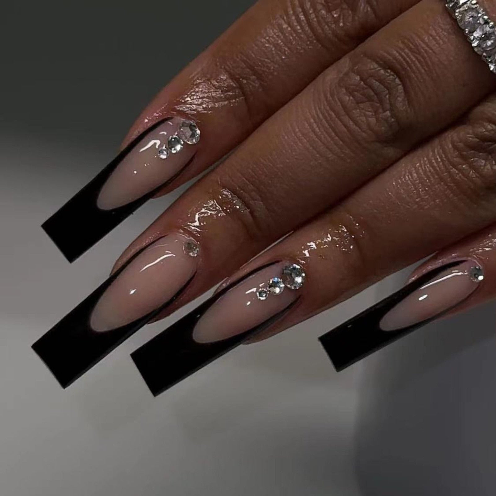 24Pcs Long Square Press on Nails Love Pattern Design Artifical Coffin False Nail Brown French Wearable Full Cover Fake Nail Tips ZJ-02