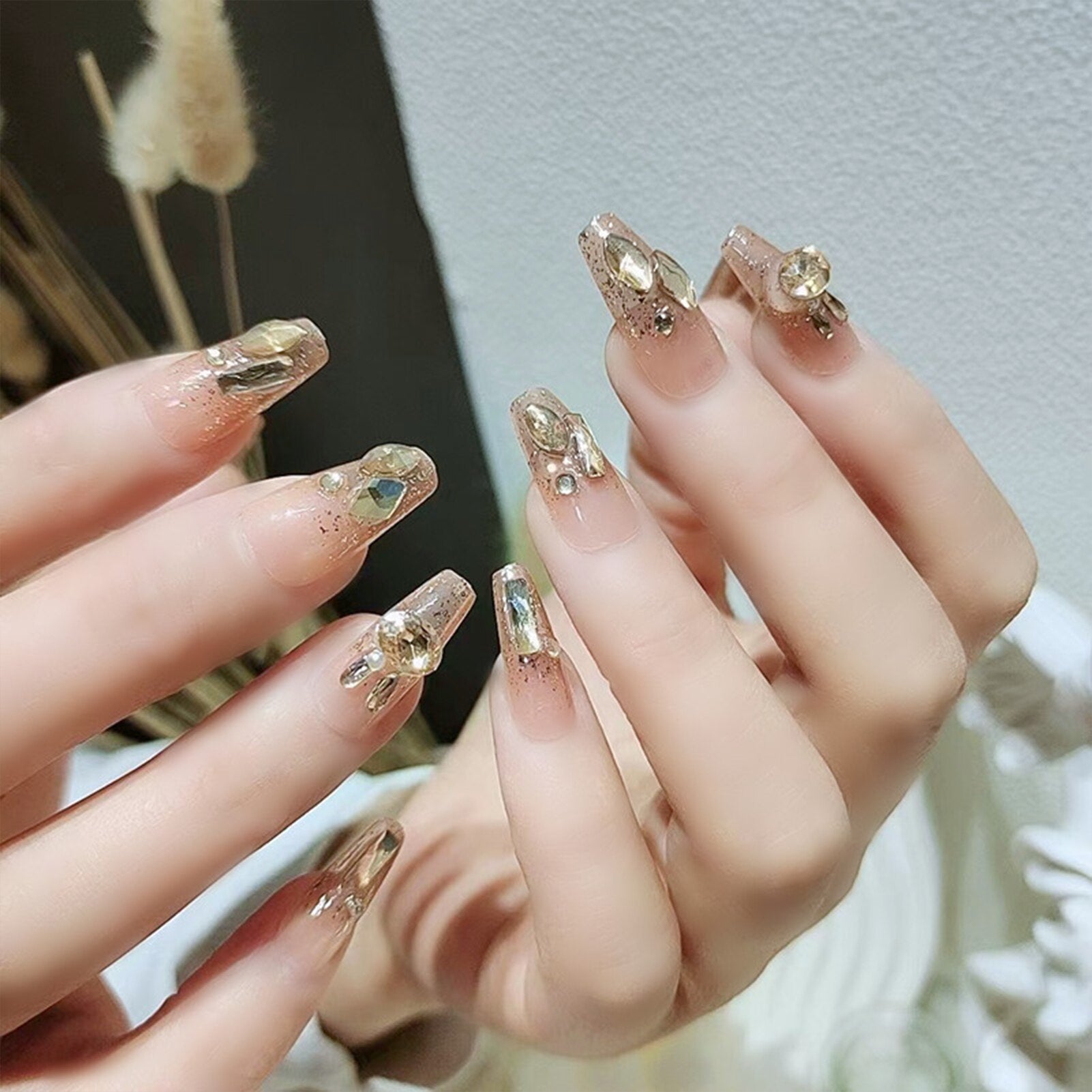 24pcs Glitter Gold Diamond False Nails French Butterfly Design Press on Nail Wearable Full Cover Acrylic Nail Tips for Girls N12