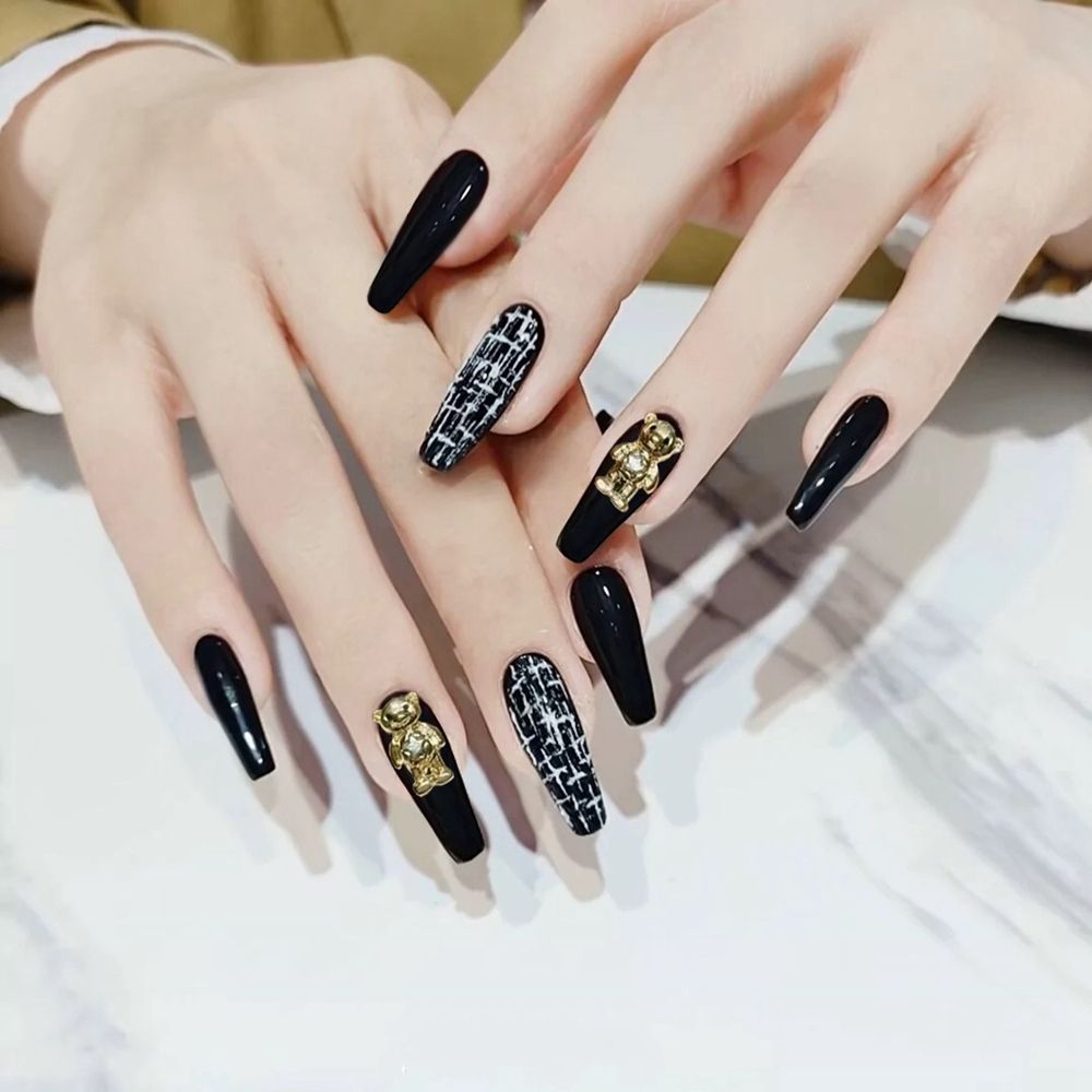 24pcs Press on Nails Punk Black White Patchwork Fire Pattern Long Coffin False Nails Ballerina Fake Nail Art Manicure Full Tips a5