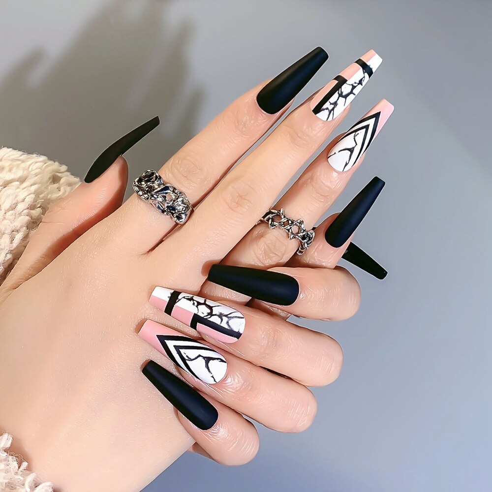 24pcs Press on Nails Punk Black White Patchwork Fire Pattern Long Coffin False Nails Ballerina Fake Nail Art Manicure Full Tips a3