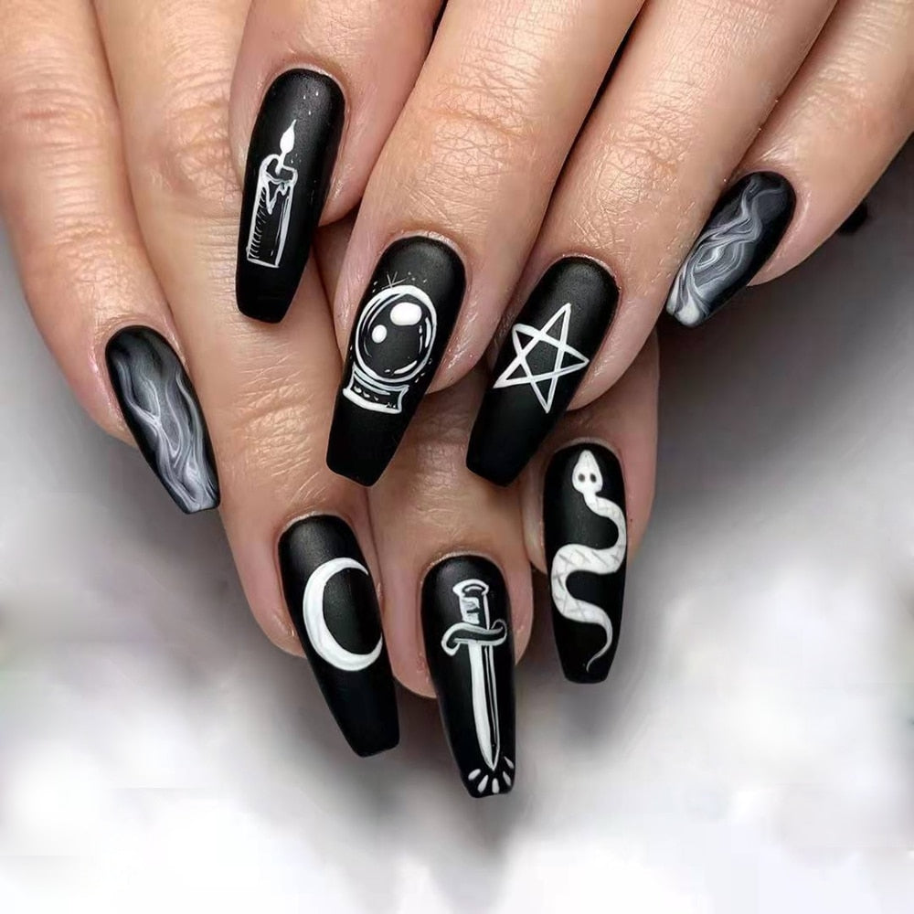 24pcs Press on Nails Punk Black White Patchwork Fire Pattern Long Coffin False Nails Ballerina Fake Nail Art Manicure Full Tips a7