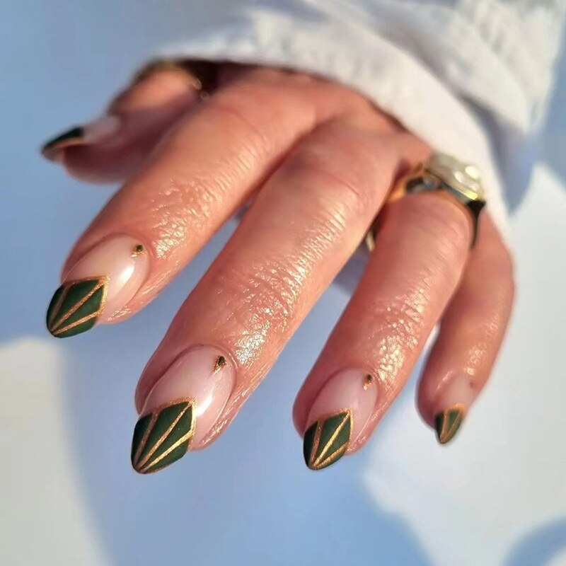 24pcs Wearable Short Round Head Sparkling French fake nails with glue Full Cover Almond Press On False Nails with Waves Stripes 958