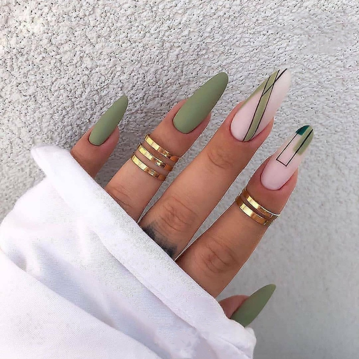 24pcs false nails matte Green Nails Patch with glue Removable Long Paragraph Fashion Manicure press on Nail tips AMAIO