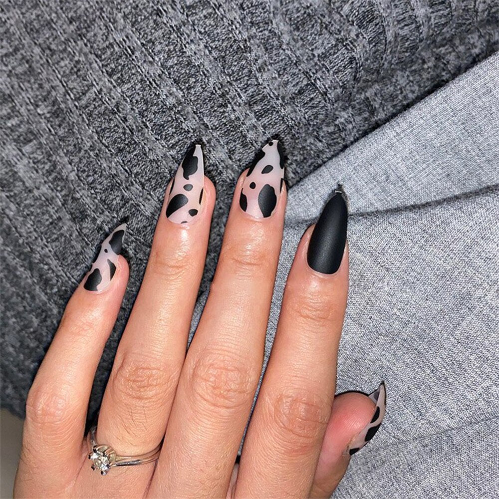 24pcs/set Long Stiletto Fake Nails Punk Snake Pattern Black White Matte False Nails Artificial Full Nail Tips Manicure Tools B-15