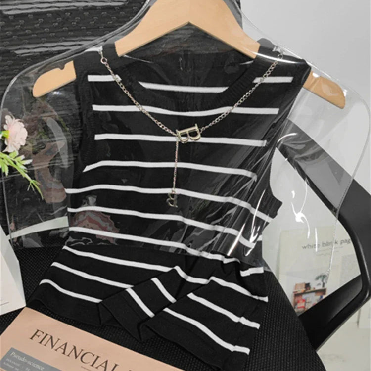 Colorfaith New 2022 Basic Bottoming Striped Chain Elasticity Vests Women Tank & Camis Autumn Winter Wild Crop Short Tops V3420DG black One Size