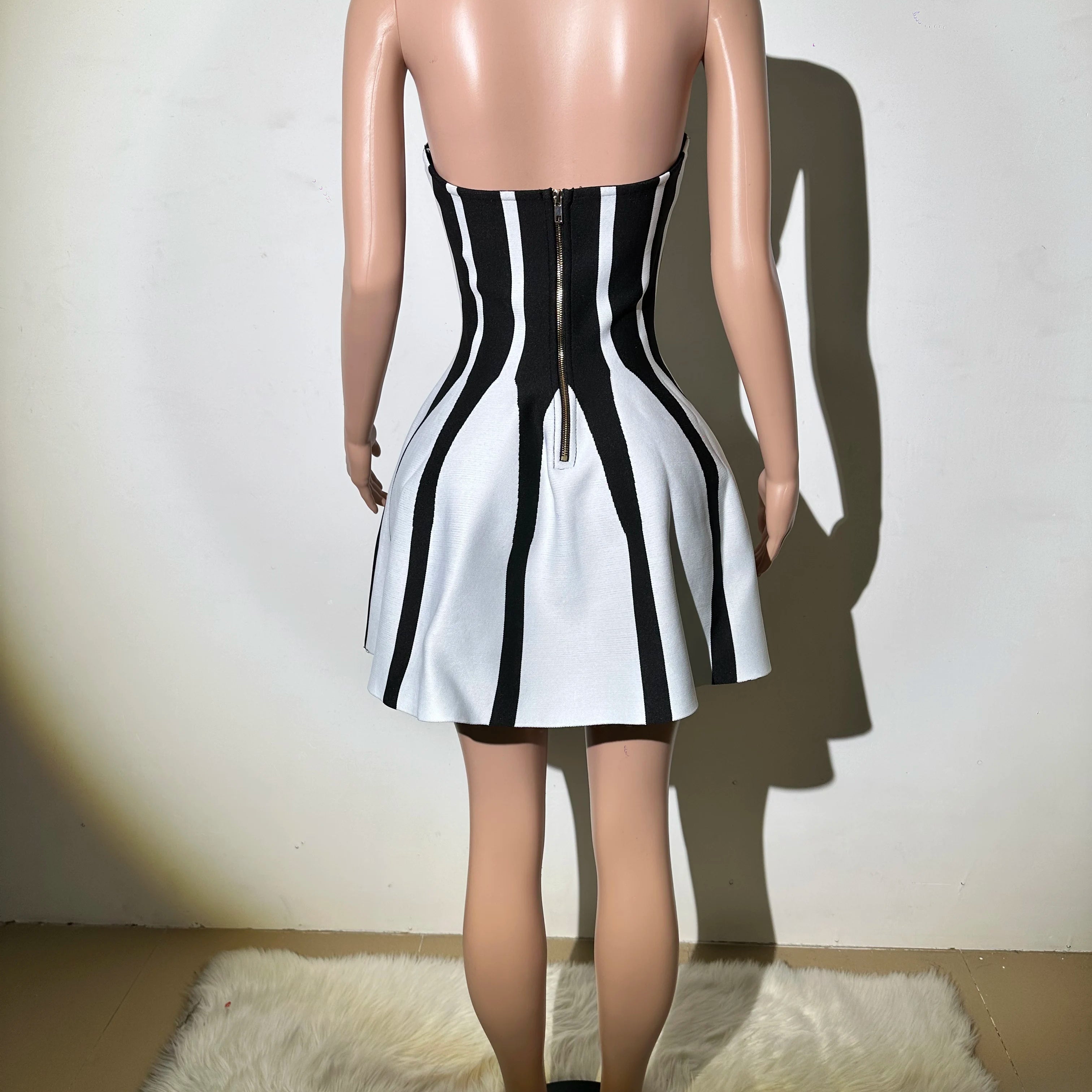 High quality bandage dress elegant and sexy black and white contrasting stripes backless hanging neck dinner dress