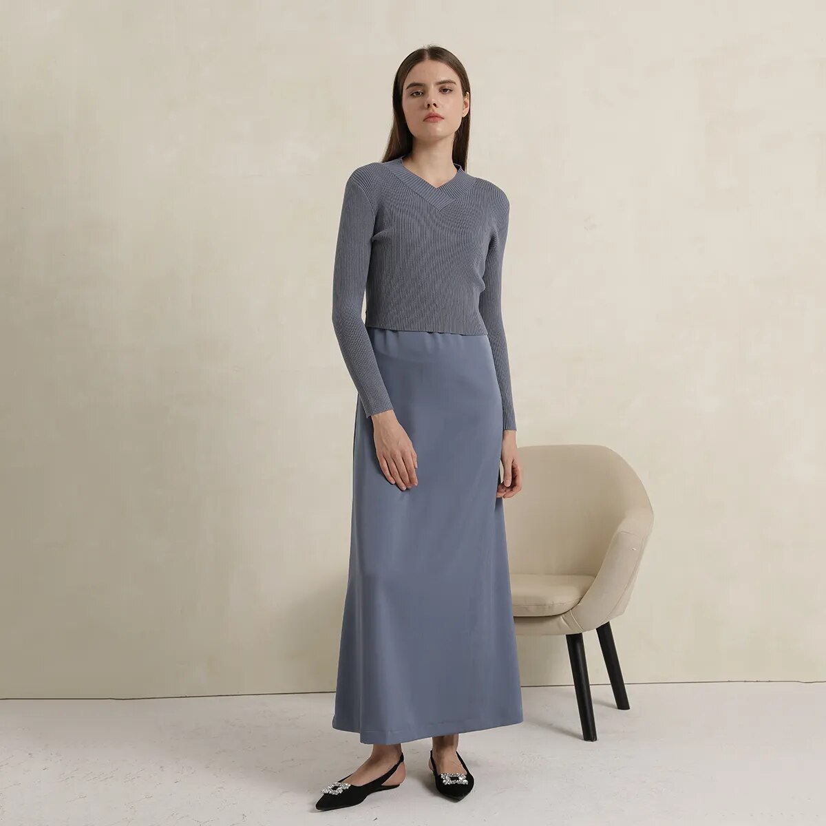 AP V Neck Women Sweater Top 2024 Fall Lady Clothes Black and Quiet Blue Elegance Fitted Style, #2000 AMAIO