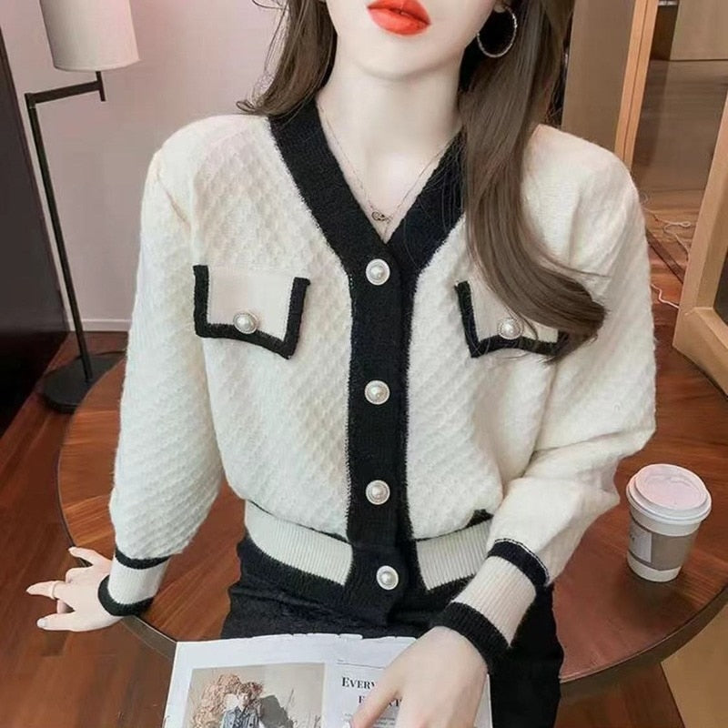 Autumn And Winter Color-blocking Knitted Top Women Cardigan Long-sleeved V-neck Short 2024 New Coat Fashion All-match Top