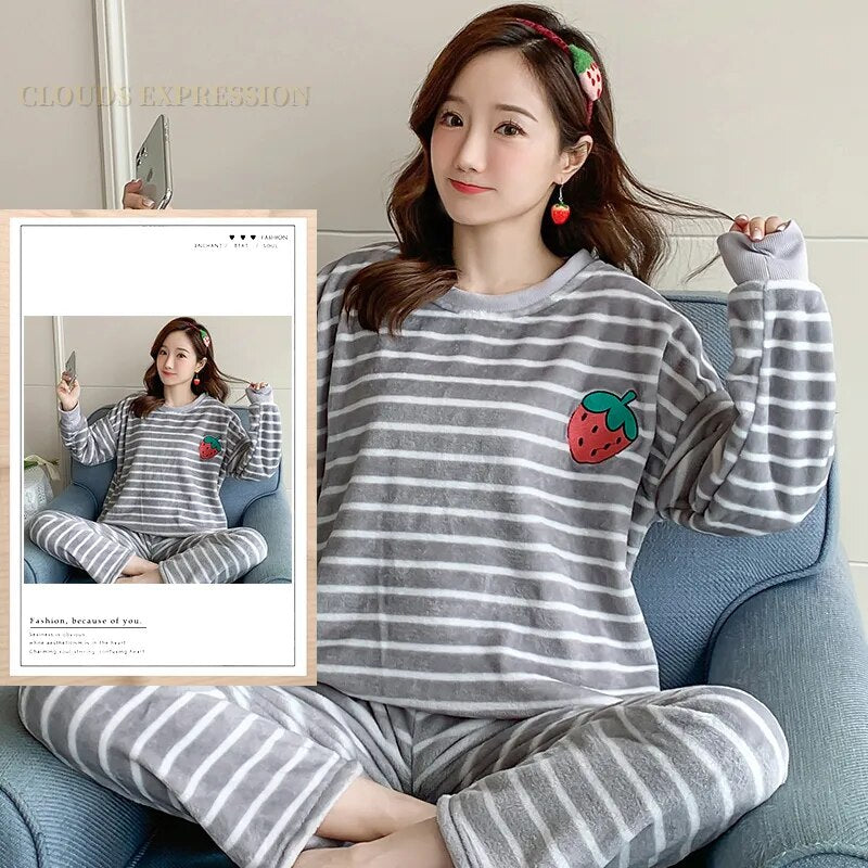 Autumn Winter Flannel Women's Pajamas Sets Cute Polka Dots Printed Teddy Sleepwear Velvet Homewear Set Girl Pijamas Mujer Pyjama W17