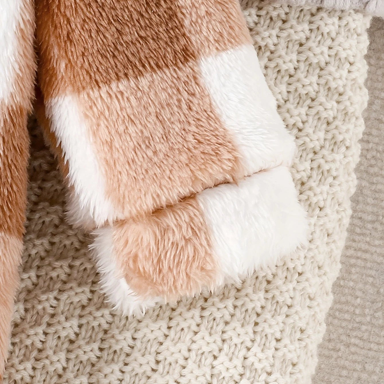 Autumn and Winter Baby Girls' Onesie Brown Plaid Soft Arctic Velvet Hooded and Feet Cute Newborn Warm Clothing Baby Romper