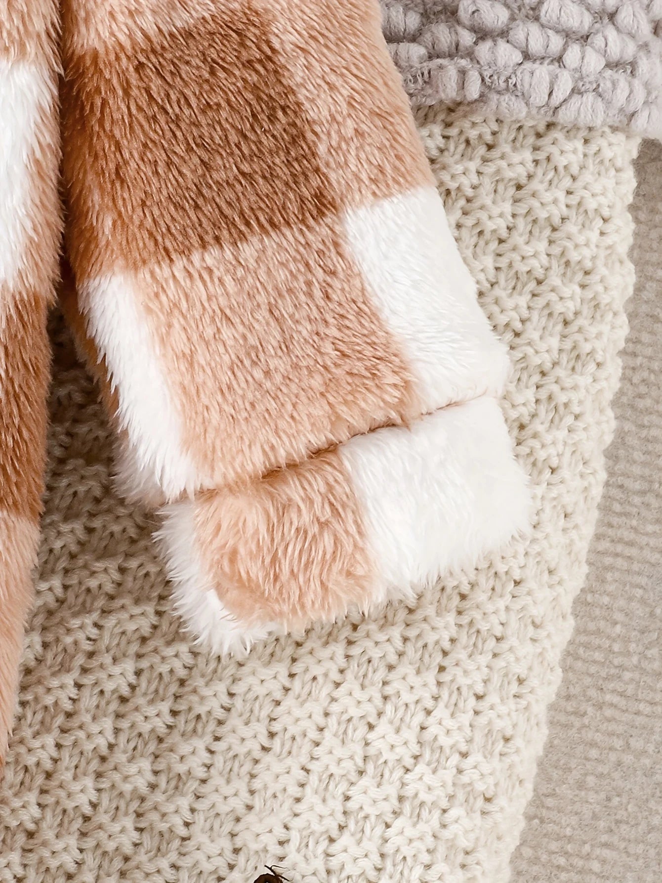 Autumn and Winter Baby Girls' Onesie Brown Plaid Soft Arctic Velvet Hooded and Feet Cute Newborn Warm Clothing Baby Romper