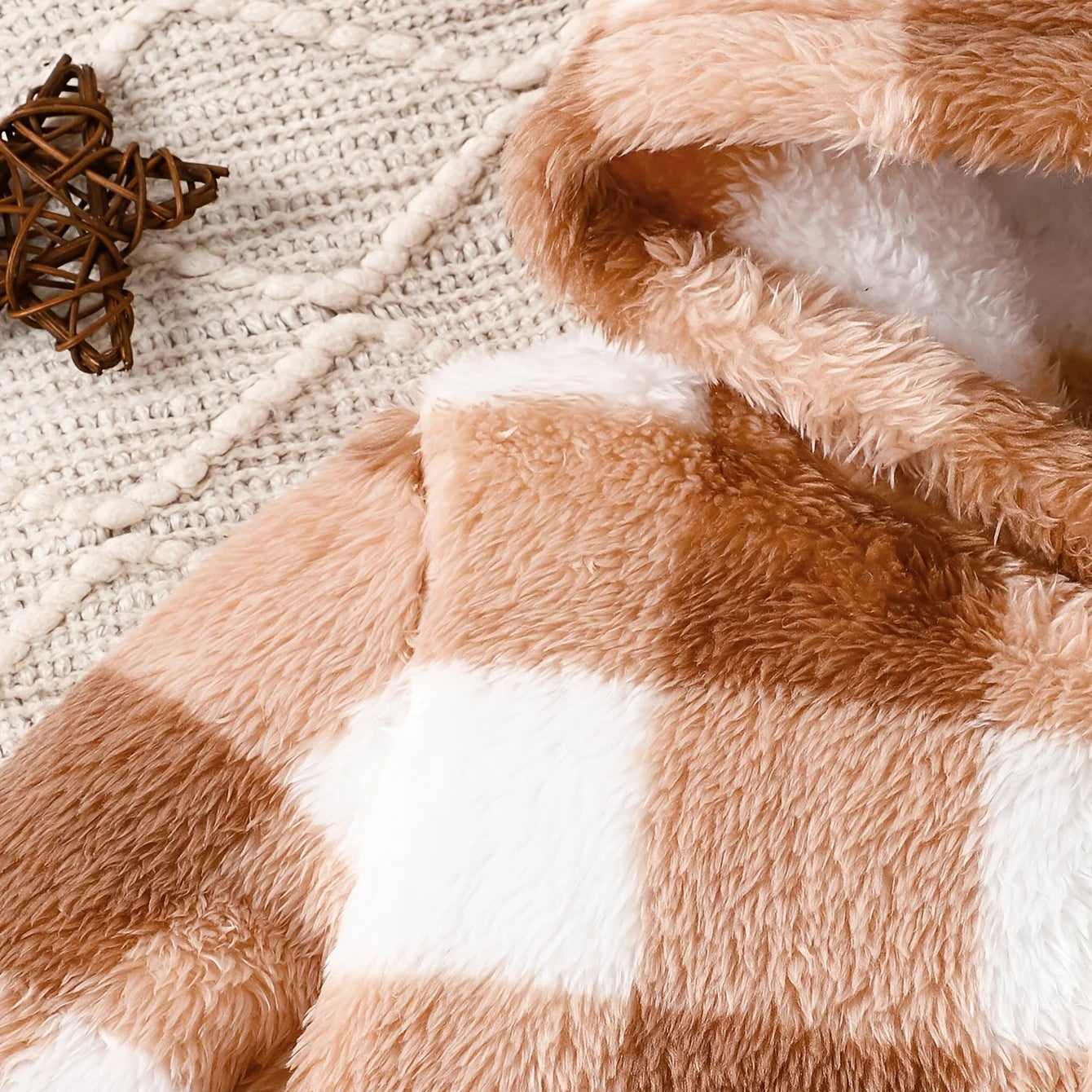 Autumn and Winter Baby Girls' Onesie Brown Plaid Soft Arctic Velvet Hooded and Feet Cute Newborn Warm Clothing Baby Romper