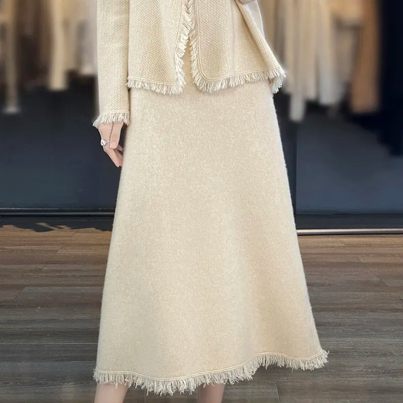 Autumn and Winter New 100% Wool Thickened Solid Color Fashion Versatile Outwear Women's Half Skirt 2024 Raw velvet rice