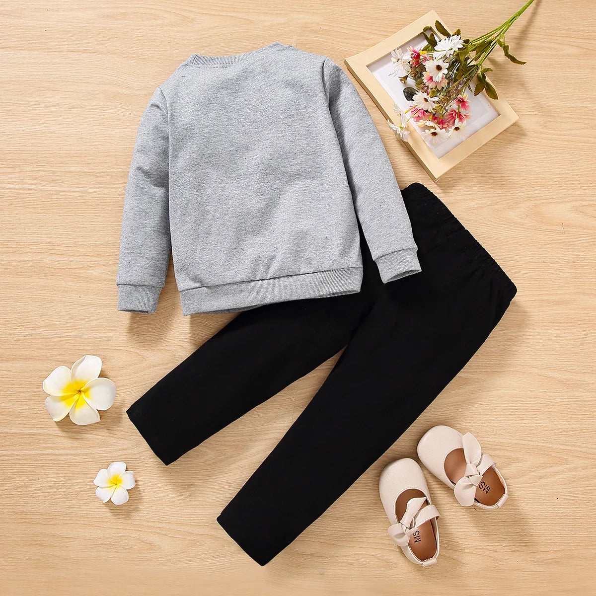 Autumn girls' long-sleeved suit, children's bow, big-eyed cat, long-sleeved two-piece suit, casual style cotton kids clothing