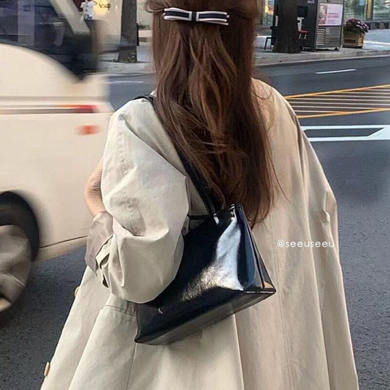 Barbie Girl Shiny Shoulder Bag Female Niche Design Bag 2022 New Handbag Fashion Girls Underarm Baguettes Bags Shopping Tote Bag black