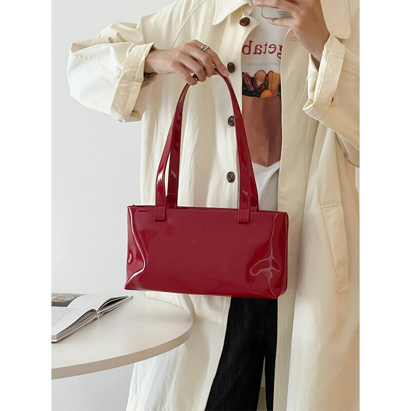 Barbie Girl Shiny Shoulder Bag Female Niche Design Bag 2022 New Handbag Fashion Girls Underarm Baguettes Bags Shopping Tote Bag red