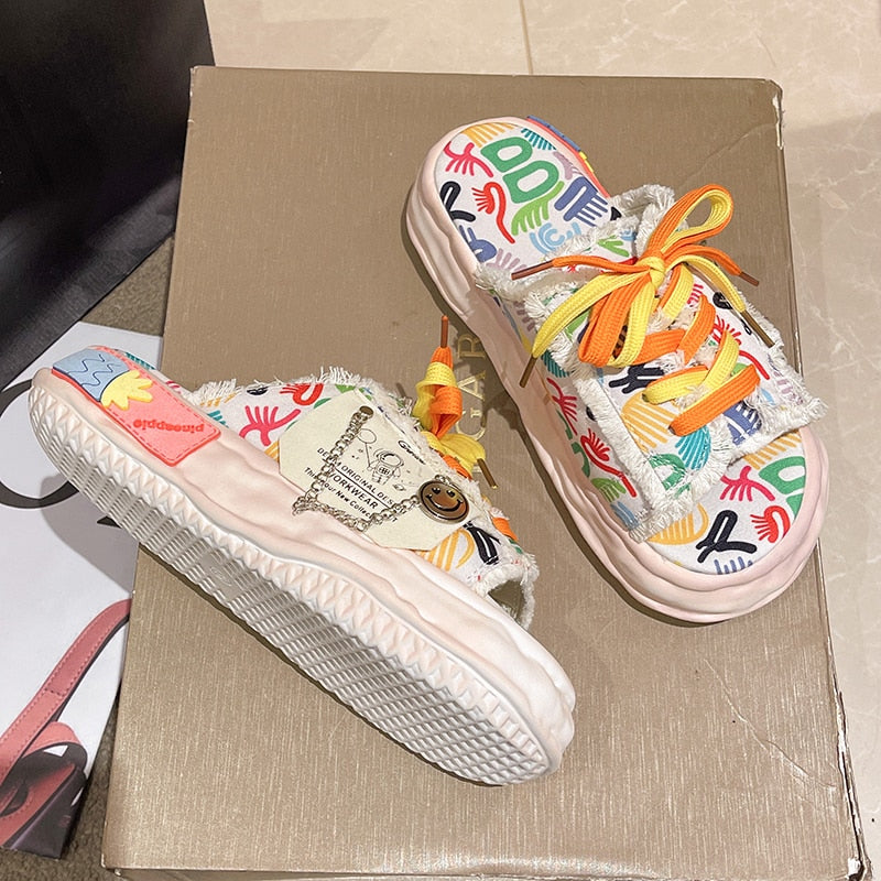 Fashion Design Summer Women Graffiti Slippers Platform Shoes Mules Flip Flops Street Sandals Clogs Flat Casual Shoes For Female White
