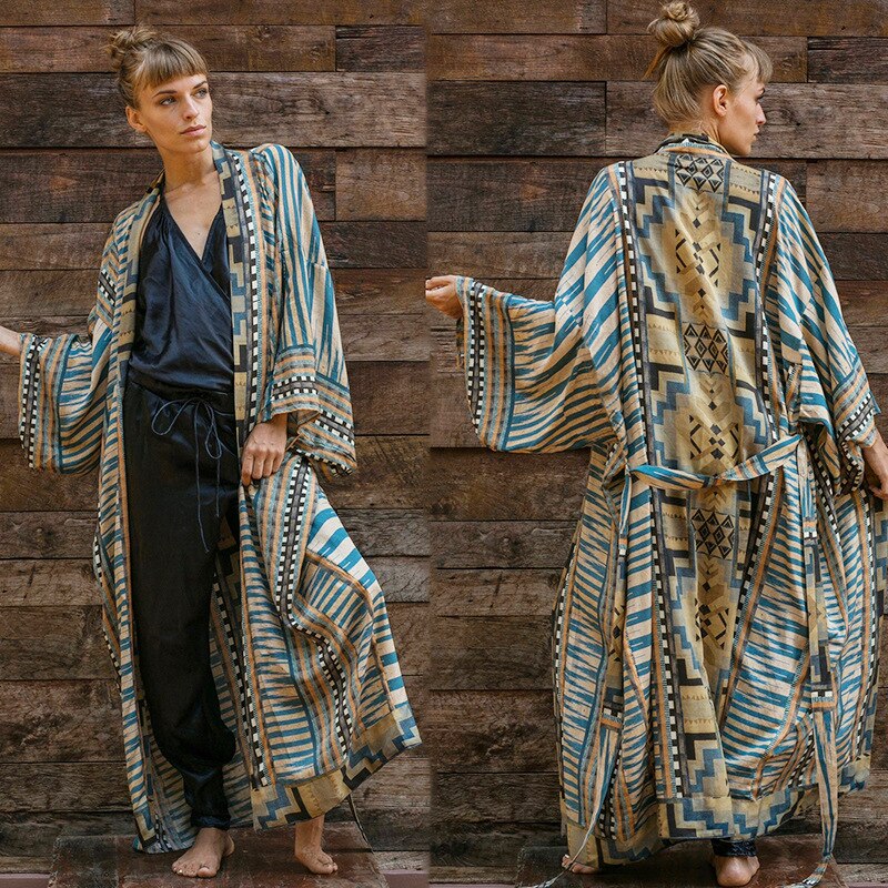 Fashionable Geometric Beach Cover-Up Swimwear Coat with Loose Fit and Sun Protection Pattern Shawl Featuring Sun Protection