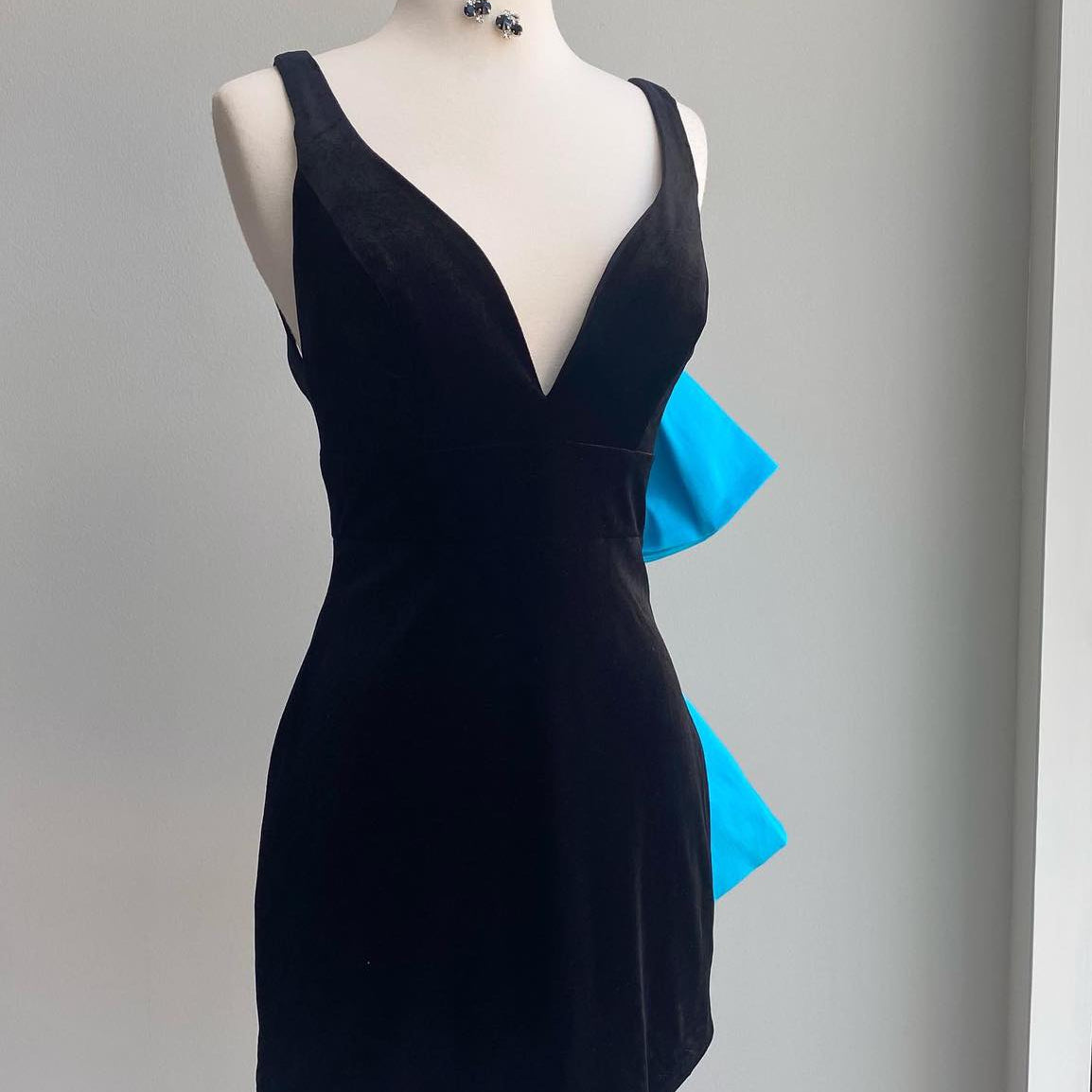 Fitted Velvet Cocktail Hoco Dress 2024 Bow Lady Formal Event Party Gown V-Neck Short Club Night Graduation NYE Homecoming Gala Black Turquoise