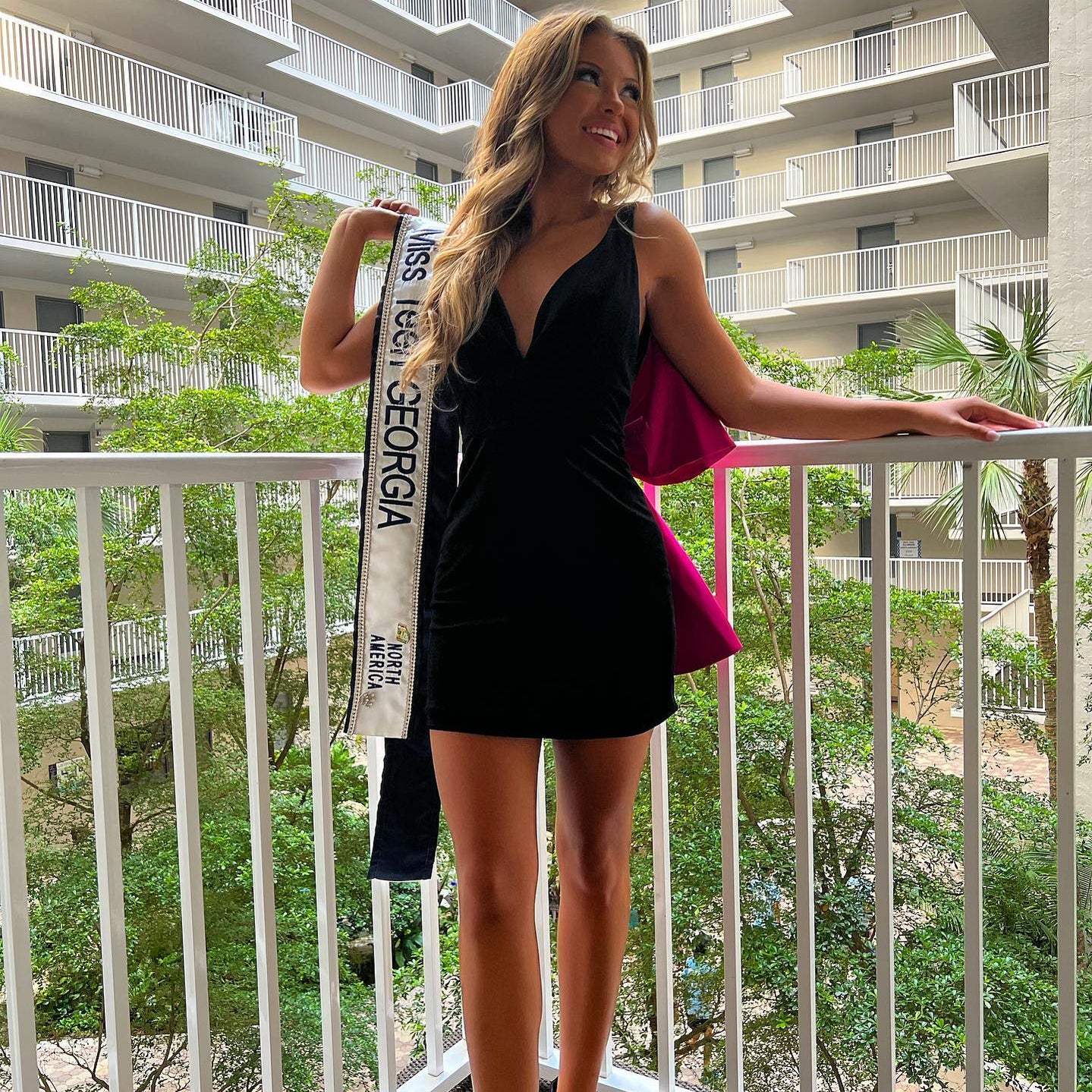 Fitted Velvet Cocktail Hoco Dress 2024 Bow Lady Formal Event Party Gown V-Neck Short Club Night Graduation NYE Homecoming Gala