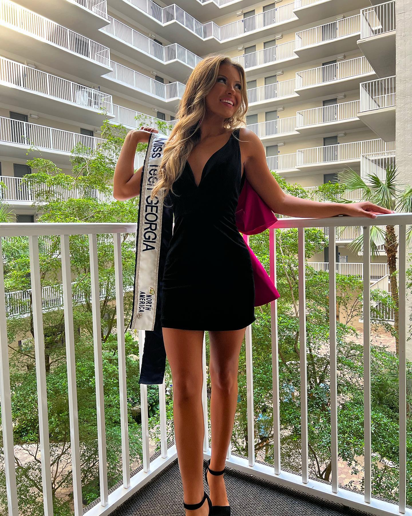 Fitted Velvet Cocktail Hoco Dress 2024 Bow Lady Formal Event Party Gown V-Neck Short Club Night Graduation NYE Homecoming Gala