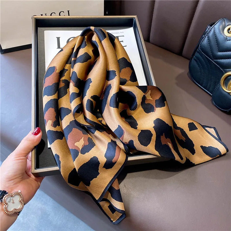 New 2023 Fashion Luxury Brand Shawl Square 100 % silk Scarf Lady Wrap Pashmina Stole Bufandas Muslim Hijab Scarves 18230 68x68cm