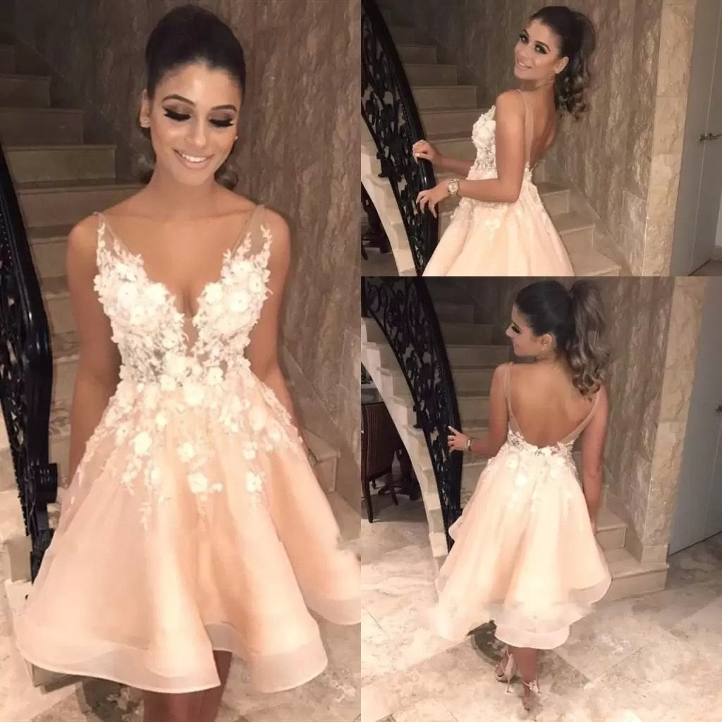 Lovely Short Homecoming Gowns Straps V Neck Cocktail Dresses Floral Open Back Sleeveless Wedding Party Gowns Mini Prom Dress AMAIO