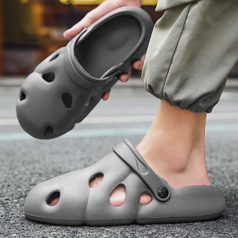 Men Causal Summer Sandals EVA Garden Clogs Sandals Soft Memory Hospital Shoes Men Slip on Beach Water Slippers Zapatos Hombre