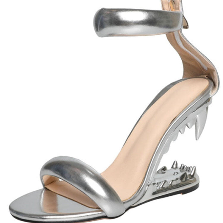 New Fashion Metal Teeth Shaped Heel Sandals Round Toe Back Zipper Women's Dress Large Women's Sandals Summer silvery3