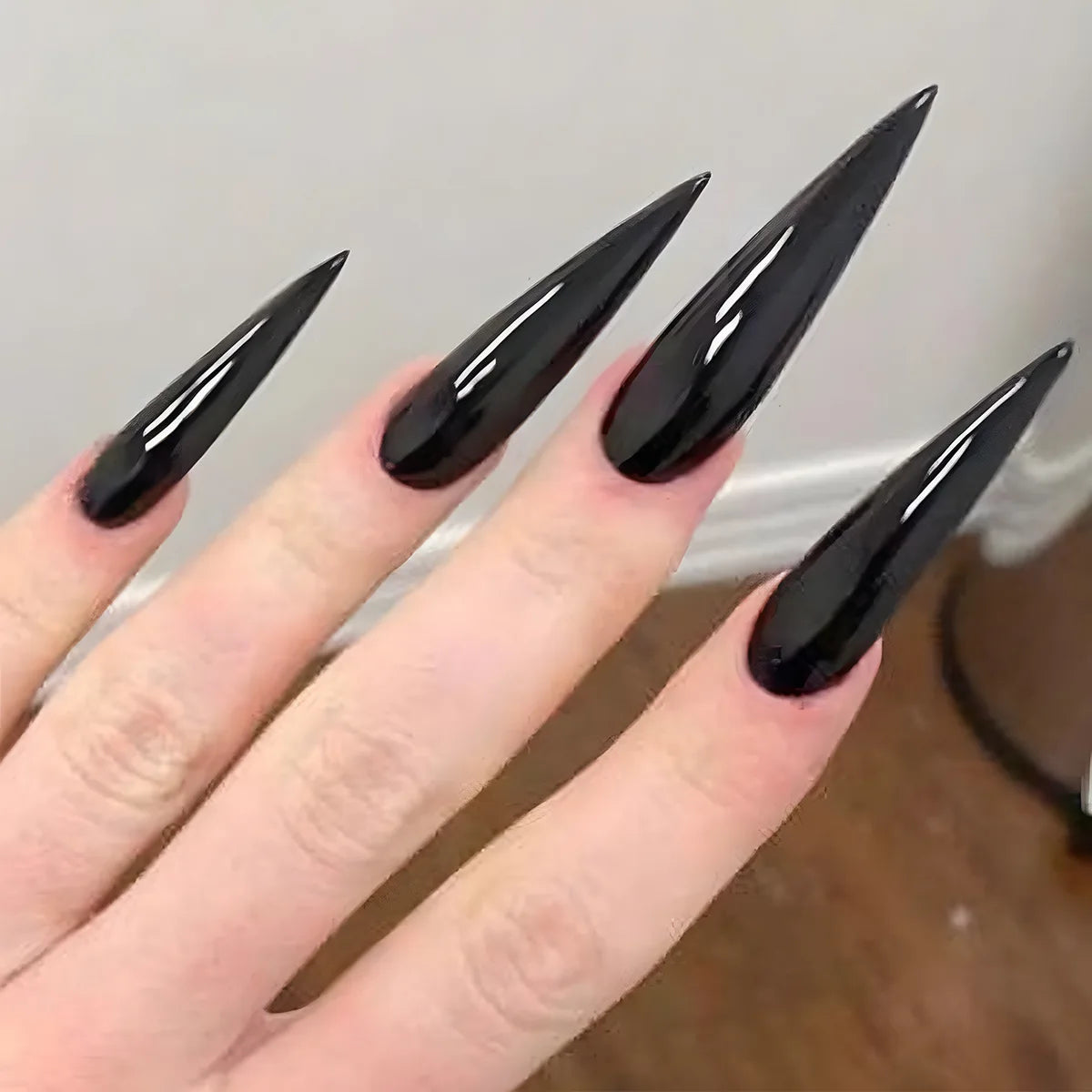 24Pcs Black French Simple Gradient Nail Art Set with Glue Mid-length Almond Fake Nails Wearable Fashion Glossy Acrylic Nail Tips 3