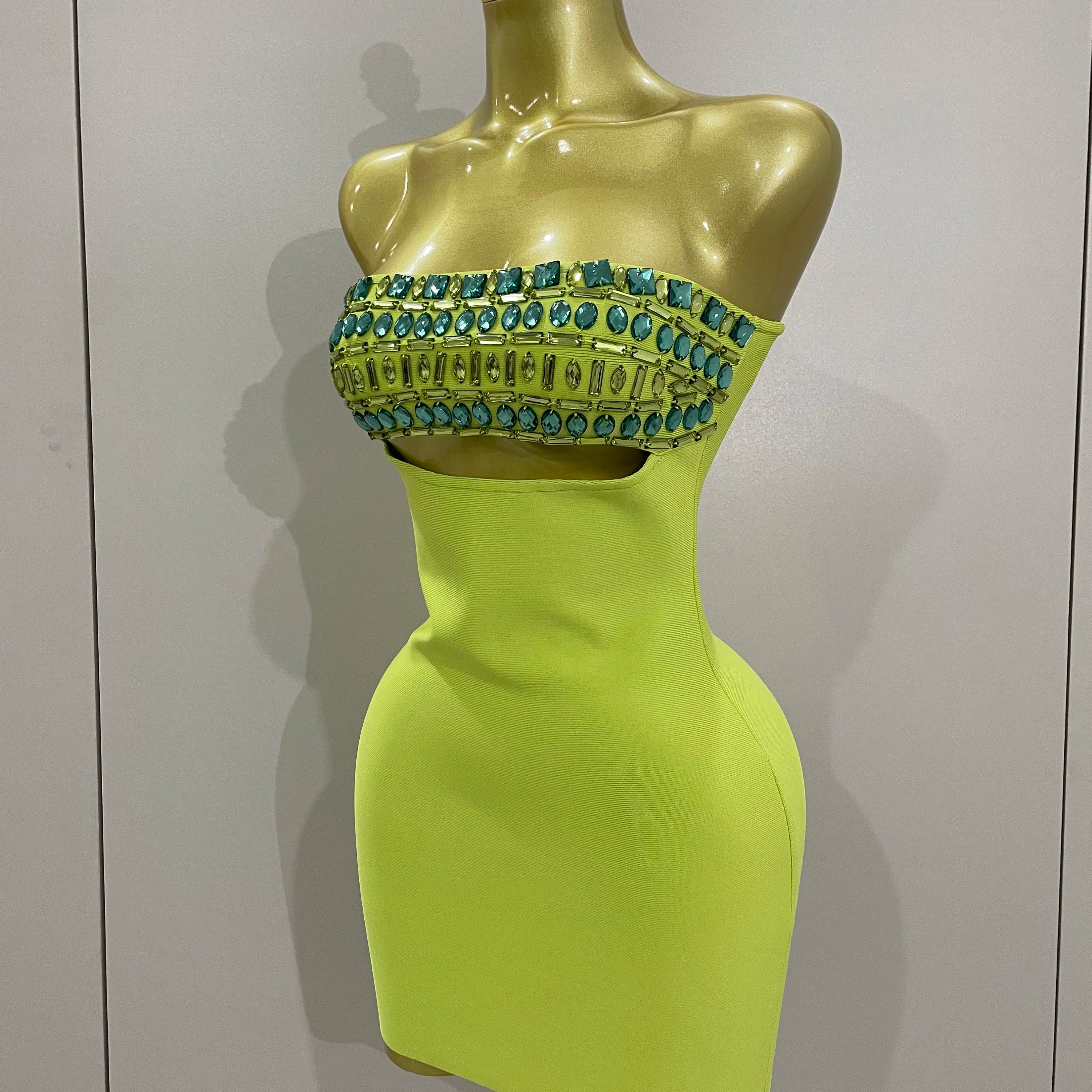2025 Luxury Sexy Strapless Sparkly Diamond Cut Out Bodycon Bandage Dress Women Celebrity Elegant Evening Party Birthday Outfit
