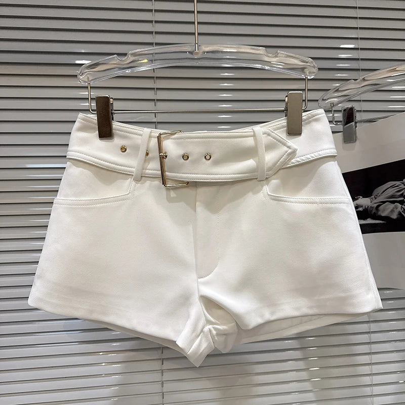 Winter New Elegant Metal Buckle Wide Waistband Straight Short Pants For Women Solid Color Shorts Female 11A07477 White